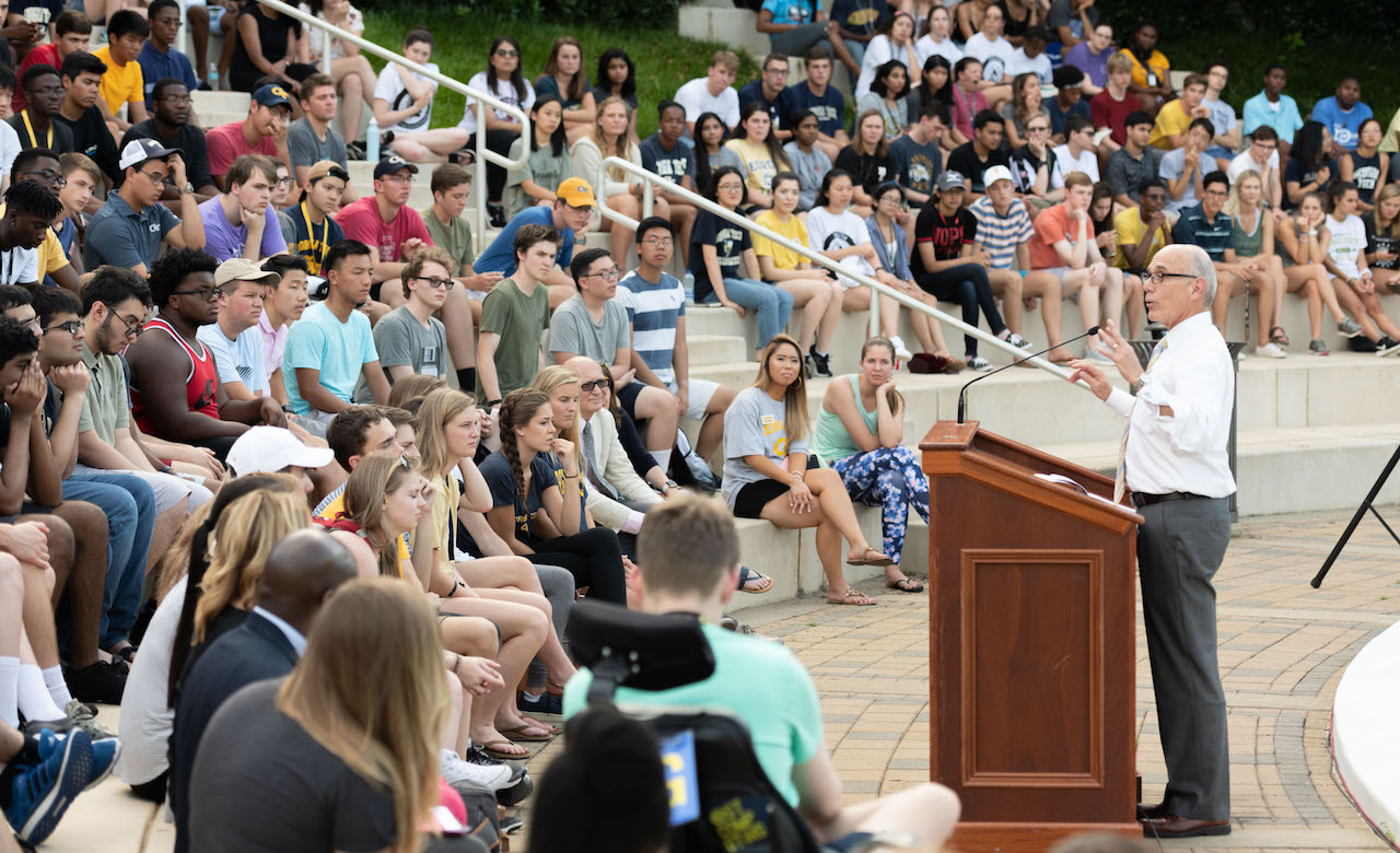 Provost Rafael L. Bras speaks to students at IGniTe 2018